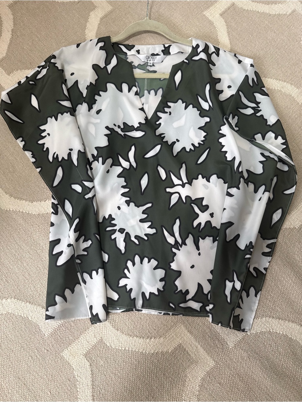CROSBY by Mollie Burch Olive & White Floral Abstract V-Neck Blouse Size Small.